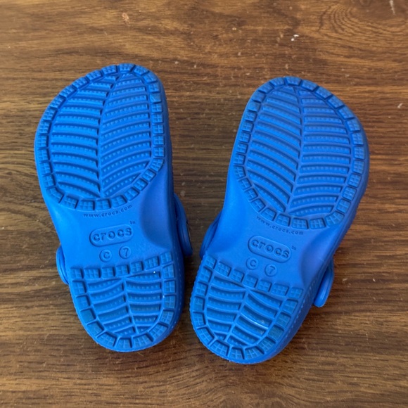 CROCS Kids Classic Clogs Blue Toddler Size 7 - Picture 2 of 4